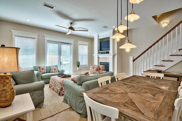 House, 4 Bedrooms, Sea Facing | In-room dining