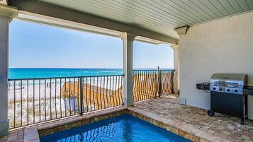 House, 6 Bedrooms, Ocean View, Beachfront | Outdoor spa tub