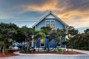 House, 5 Bedrooms, Sea Facing | Front of property - GULF DREAMS 5 Bedroom Holiday Home by Five Star Properties (Santa Rosa Beach)