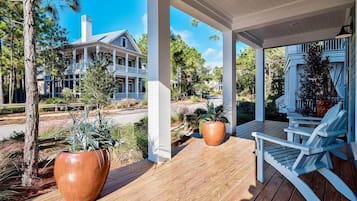 House, 4 Bedrooms, Sea Facing | Porch