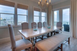 獨棟房屋, 6 間臥室, 海景, 海濱 | 房內用餐區