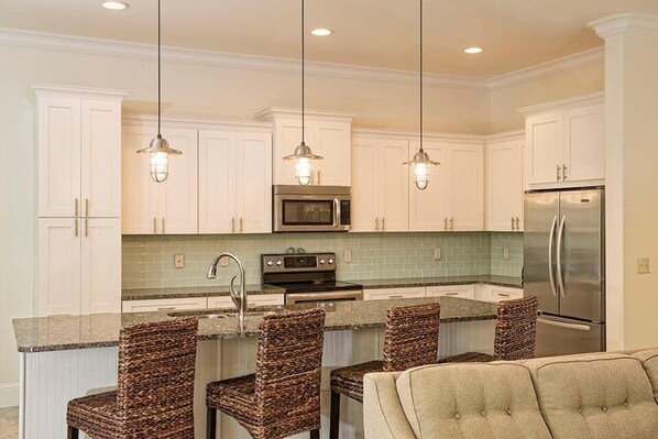 Huis, 4 slaapkamers, uitzicht op zee | Privékeuken | Een koelkast, een magnetron, een koffiezetapparaat/waterkoker