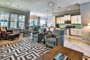 Casa, 4 habitaciones, mirando al mar | Zona de estar del vestíbulo