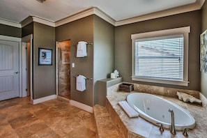 House, 6 Bedrooms, Ocean View, Beachfront | Bathroom