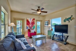 House, 3 Bedrooms, Ocean View, Sea Facing | Living area