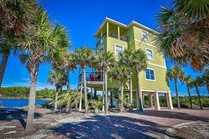 House, 3 Bedrooms, Ocean View, Sea Facing | Front of property