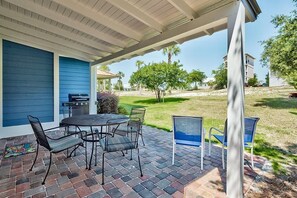 House, 4 Bedrooms, Sea Facing | Terrace/patio