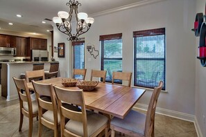 Talo, 4 makuuhuonetta, meren rannalla | Ruokailu omassa huoneessa