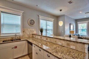 House, 4 Bedrooms, Sea Facing | Private kitchen