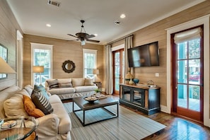 House, 3 Bedrooms, Sea Facing | Living area