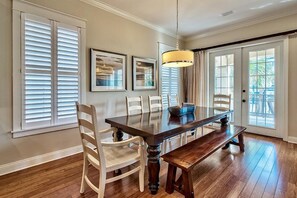 House, 4 Bedrooms, Sea Facing | In-room dining