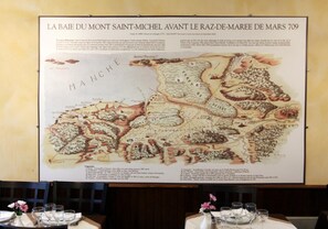 Déjeuner et dîner servis sur place, spécialités Cuisine régionale