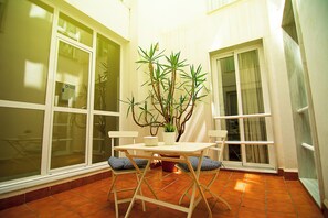 屋外ダイニングエリア