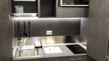 Business-Apartment | Eigene KĂŒche | GroĂer KĂŒhlschrank, Wasserkocher, Kochgeschirr/Geschirr/Besteck
