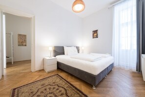 デラックス コンドミニアム 1 ベッドルーム シティビュー | 1 室のベッドルーム、高級寝具、セーフティボックス (室内)、アイロン / アイロン台