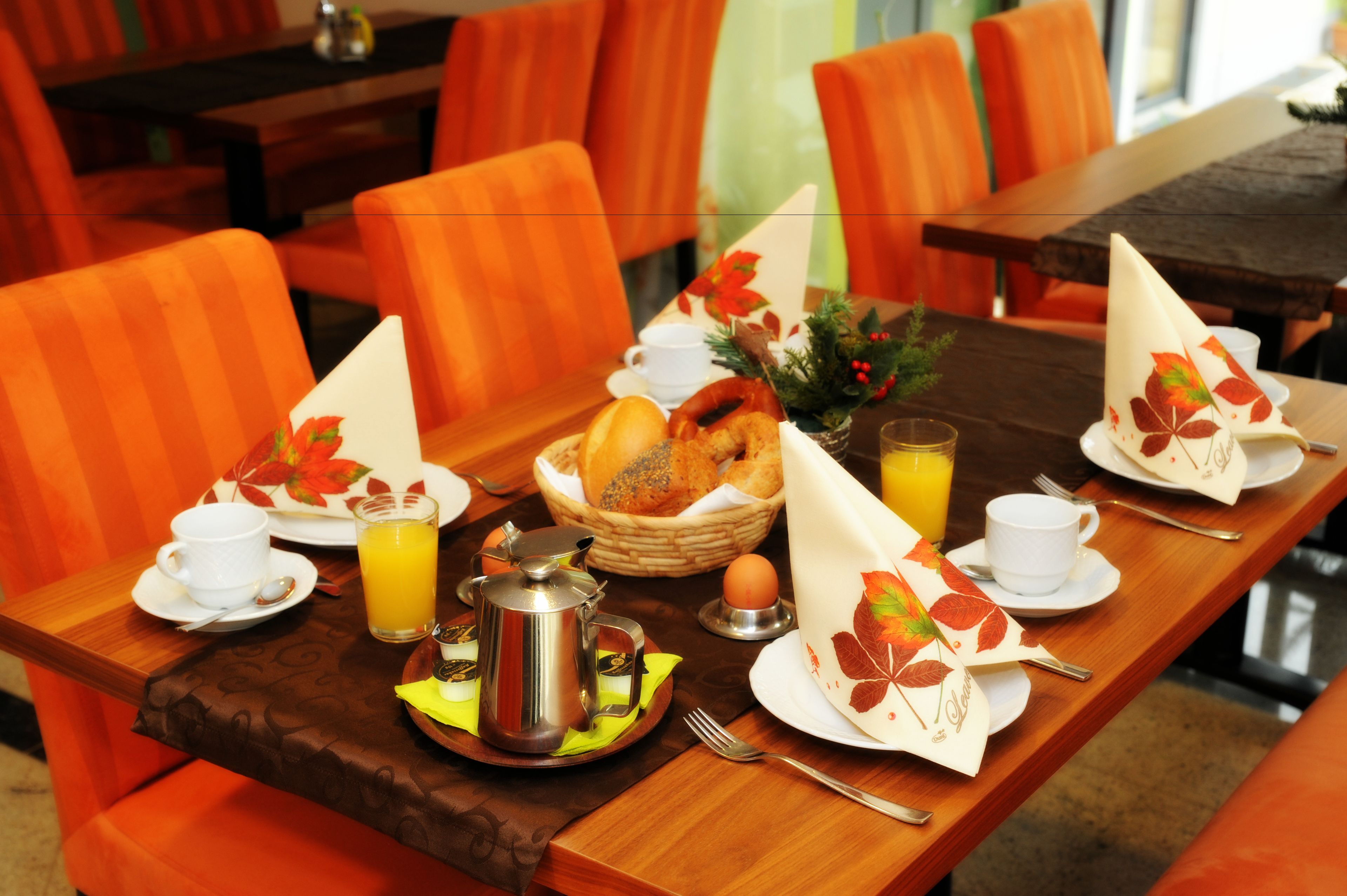 Breakfast and dinner served, Regional cuisine