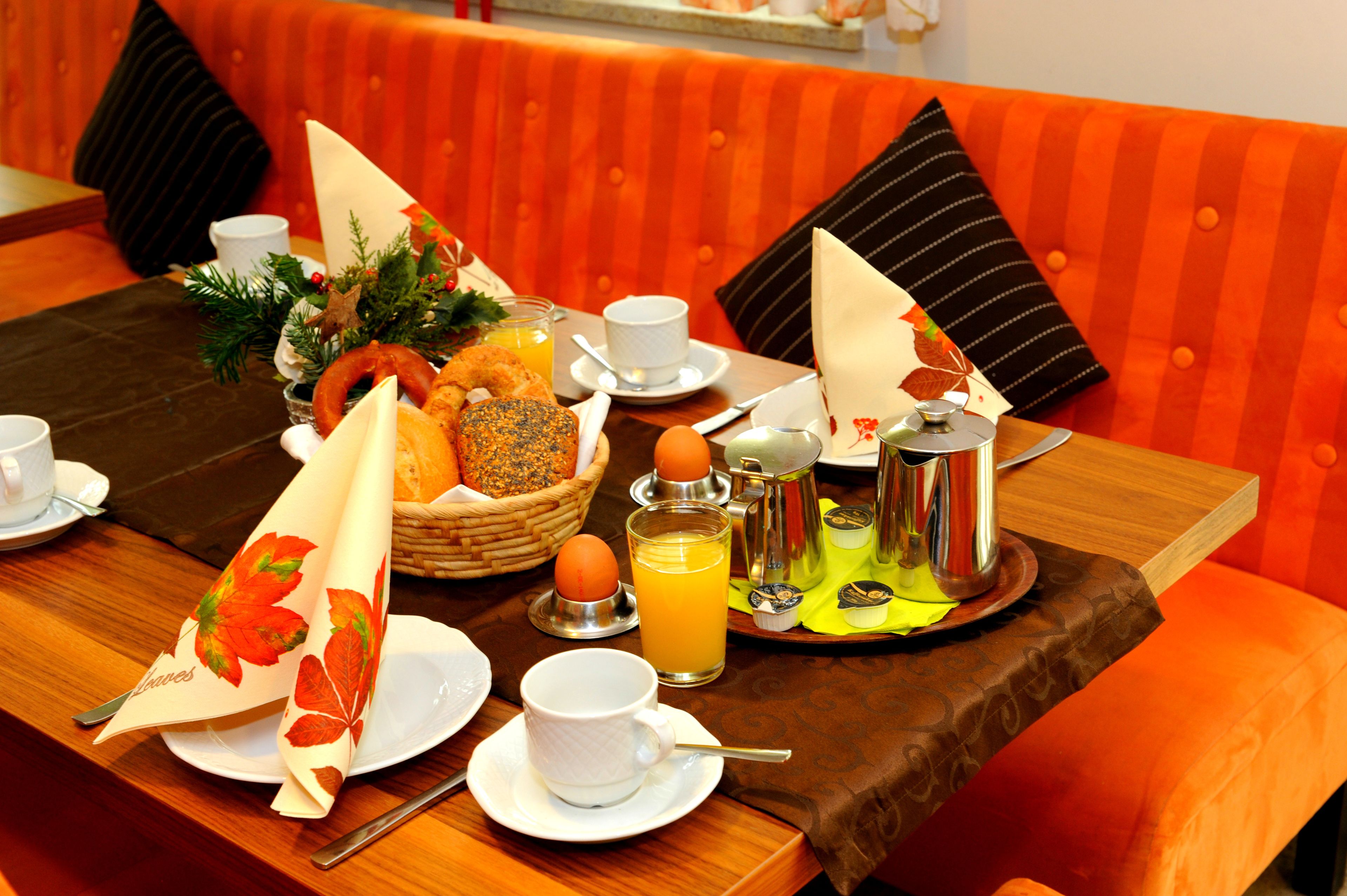 daily continental breakfast (eur 12 per person)