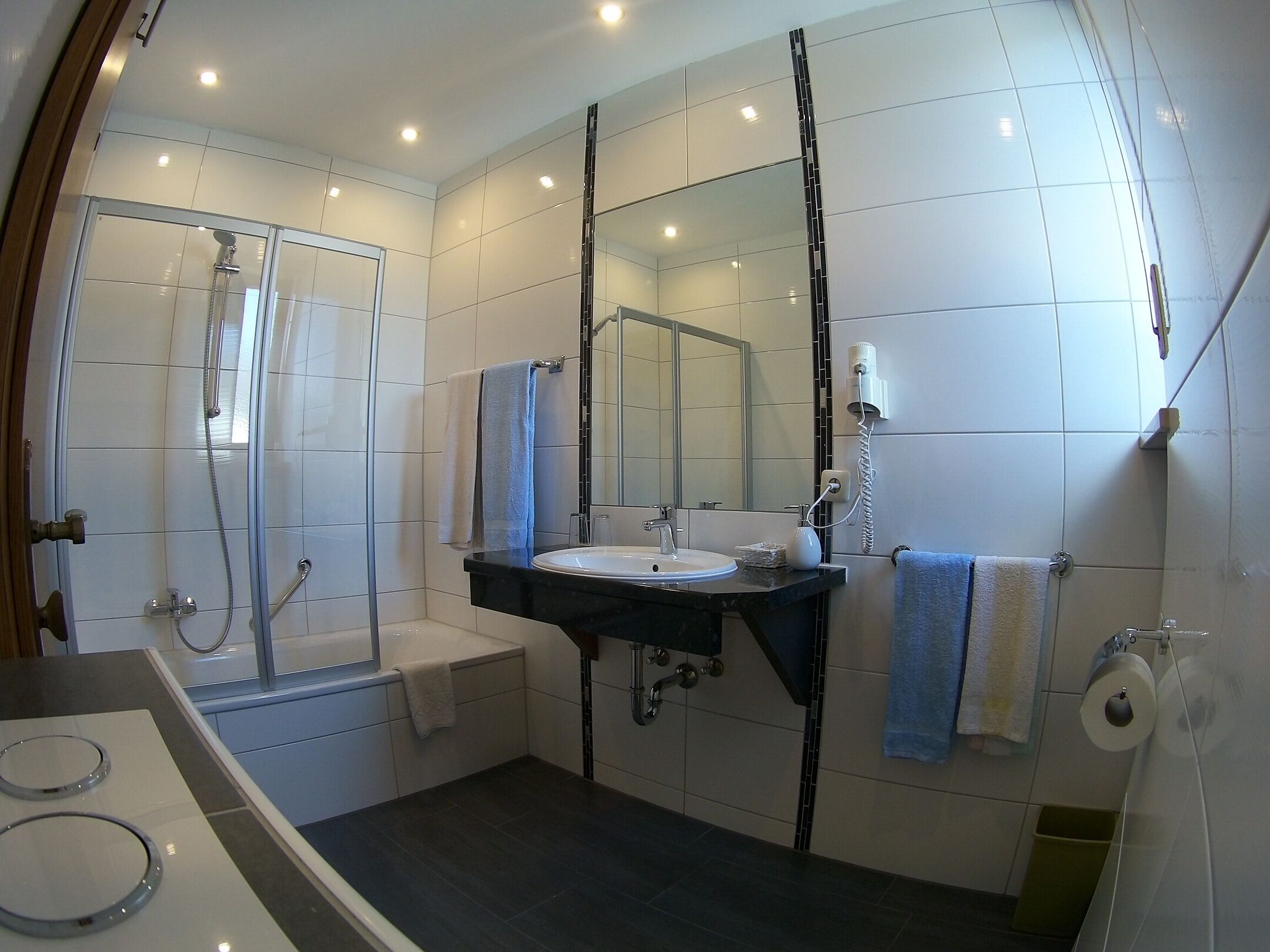 triple room | bathroom | shower, free toiletries, hair dryer, towels