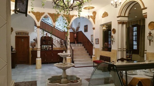 Interior entrance - Casa Palaciega S.XIX (Berja)