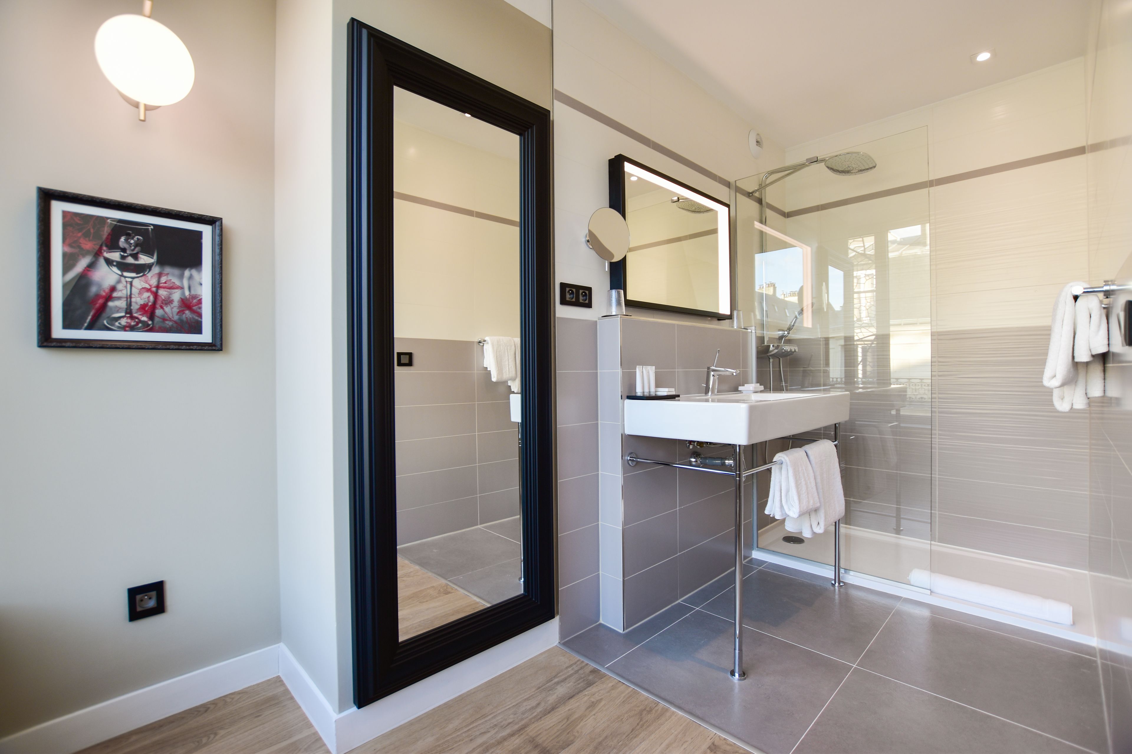 shower, free toiletries, hair dryer, towels