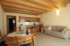 Habitació estàndard | Minibar, caixa forta a l'habitació i escriptori 
