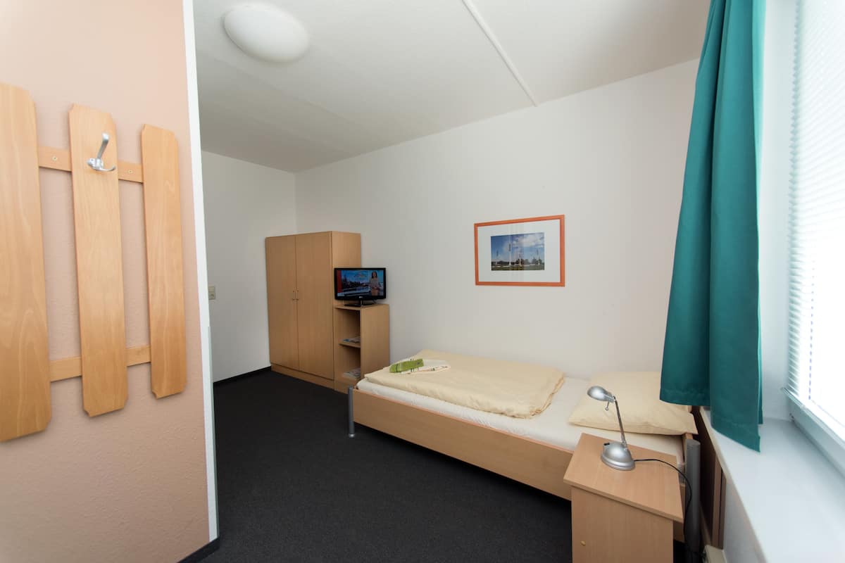 Economy Single Room | Room amenity