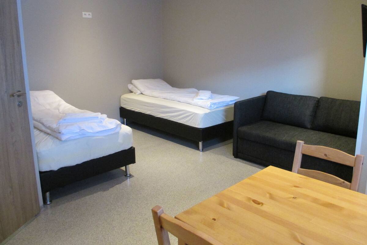 Studio (2 persons) | 1 bedroom, blackout curtains, free cots/infant beds, free WiFi