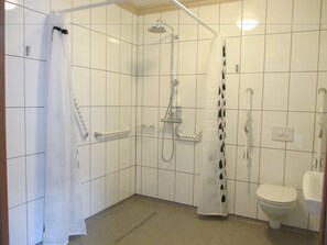 Family Studio | Bathroom | Shower, free toiletries, hair dryer, towels