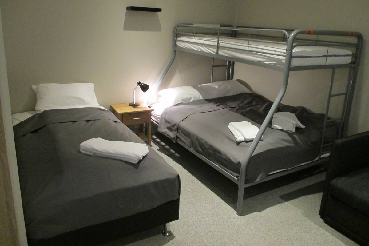 Studio (3 persons) | 1 bedroom, blackout curtains, free cots/infant beds, free WiFi
