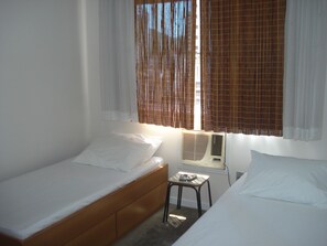 Căn hộ, nhiều giường | 1 phòng ngủ, màn/rèm cản sáng, bàn ủi/dụng cụ ủi quần áo 