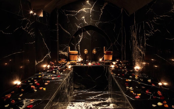 Thalassotherapy, 2 treatment rooms, manicures and pedicures