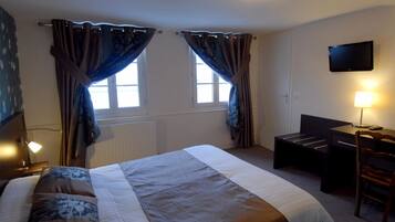 Chambre Double, vue fleuve | 1 chambre, bureau, rideaux occultants, Wi-Fi gratuit