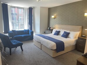 King Premier Room | Blackout drapes, iron/ironing board, free WiFi, bed sheets - Ruskin Hotel (Blackpool)