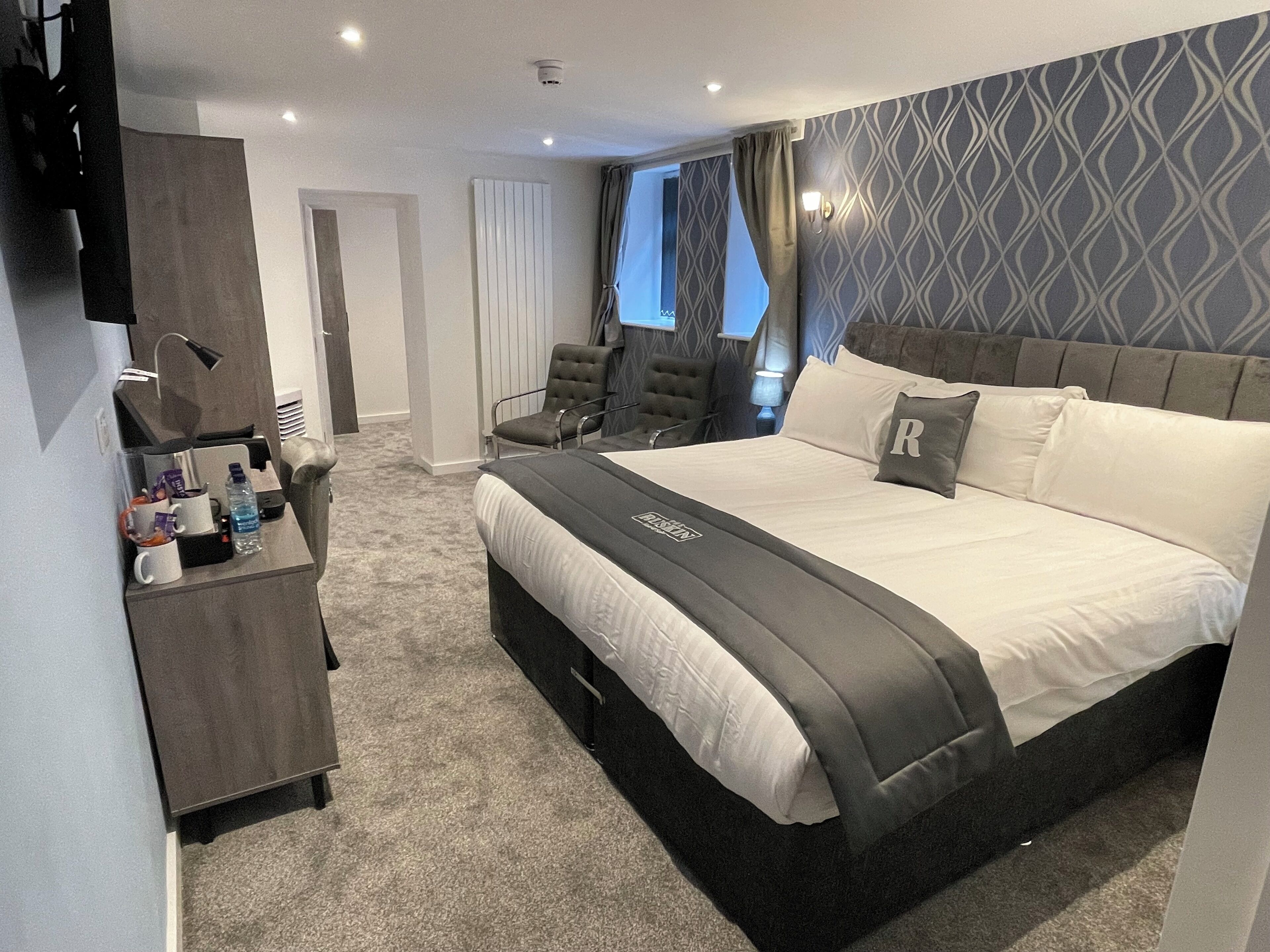 Family Triple Room, 2 Bedrooms | Blackout drapes, iron/ironing board, free WiFi, bed sheets
