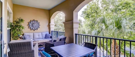 House, 2 Bedrooms | Balcony