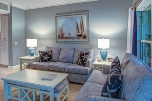 House, 2 Bedrooms | Living room