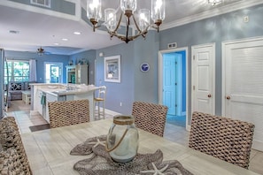 House, 2 Bedrooms | In-room dining