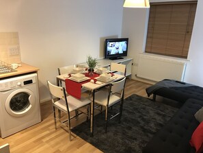 Living area - Kingsholme (Bournemouth)