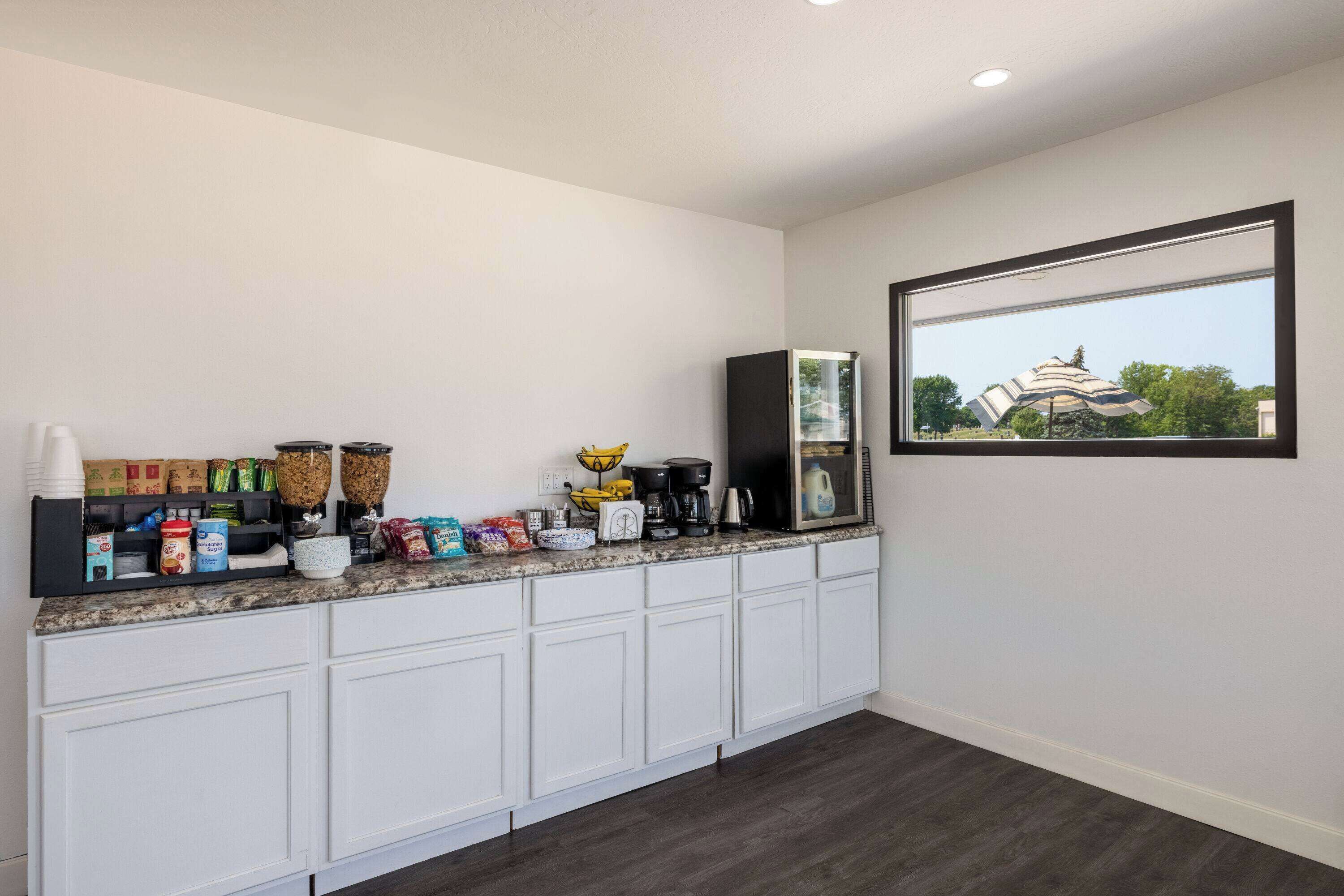 Free daily continental breakfast