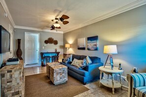 House, 3 Bedrooms, Ocean View, Beachfront | Living area