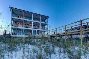 House, 6 Bedrooms, Ocean View, Beachfront | Beach