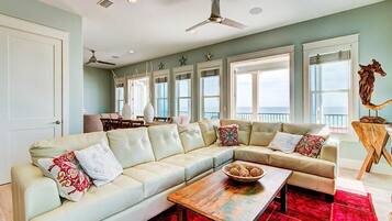 House, 6 Bedrooms, Ocean View, Beachfront | Living area