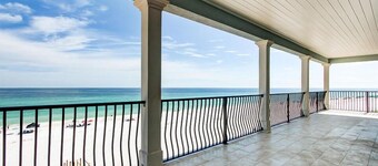 5 O'Clock Somewhere 8 Bedroom Holiday Home by Five Star Properties