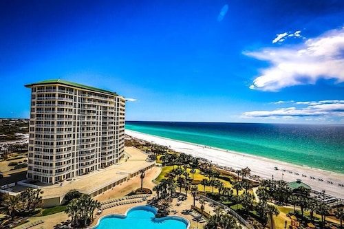 Beach Front Destination 3 Bedroom Holiday Home by Five Star Properties