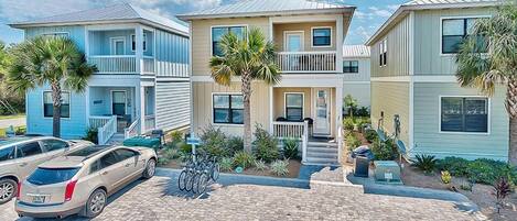 Casa, 4 habitaciones, frente al mar | Vista frontal de la propiedad