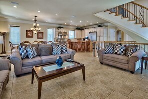 House, 5 Bedrooms, Ocean View, Sea Facing | Living area