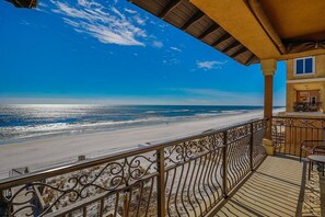 House, 4 Bedrooms, Ocean View, Beachfront | Terrace/patio