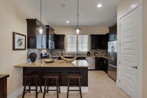 House, 5 Bedrooms, Sea Facing | Private kitchen