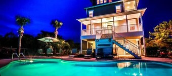 Blue Sky 4 Bedroom Holiday Home by Five Star Properties