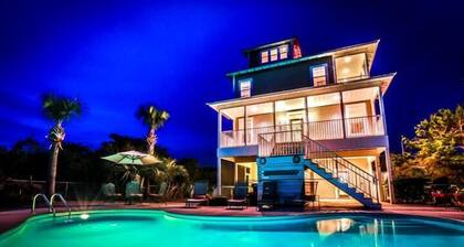 Blue Sky 4 Bedroom Holiday Home by Five Star Properties